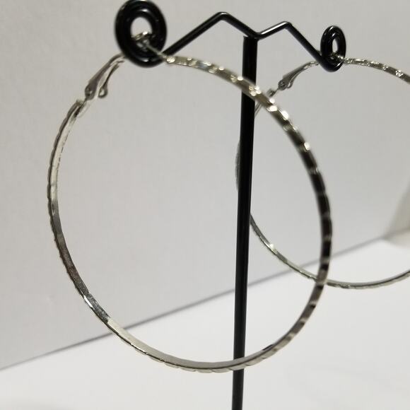 silver tone pierce round hoop diamond cut 2" lever back - Picture 4 of 14